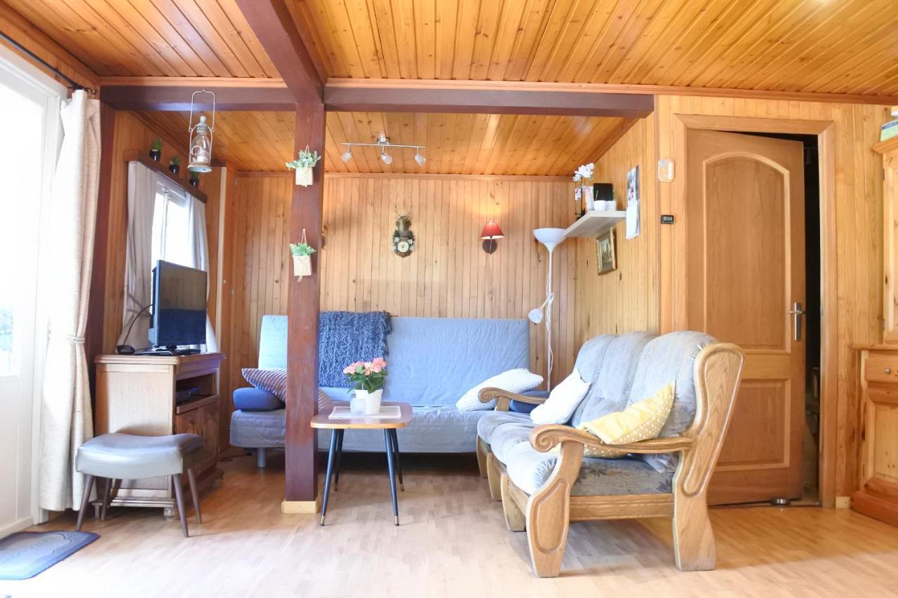 Aux Ecureuils Villa Resteigne Eksteriør bilde
